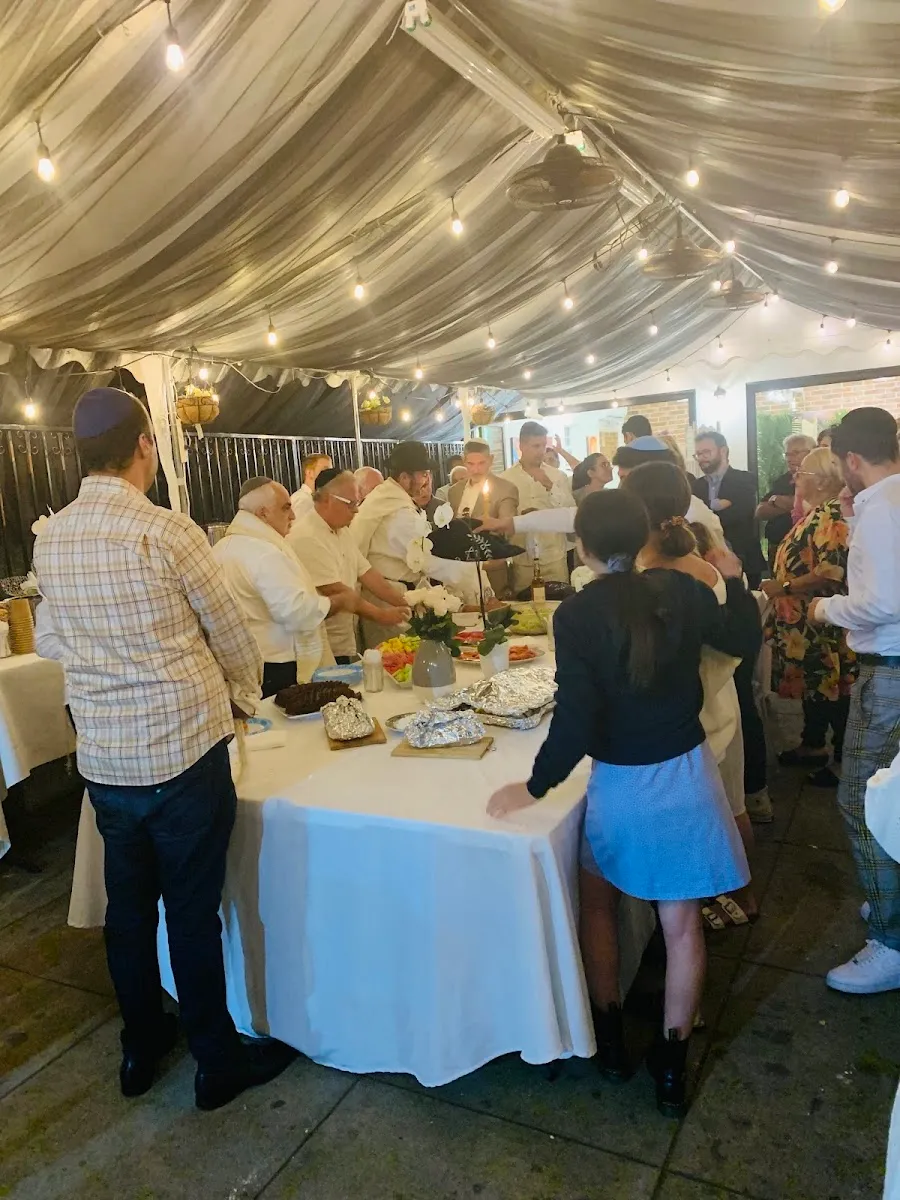 Chabad West Hollywood - Jewish Life on the Sunset Strip — foto 9