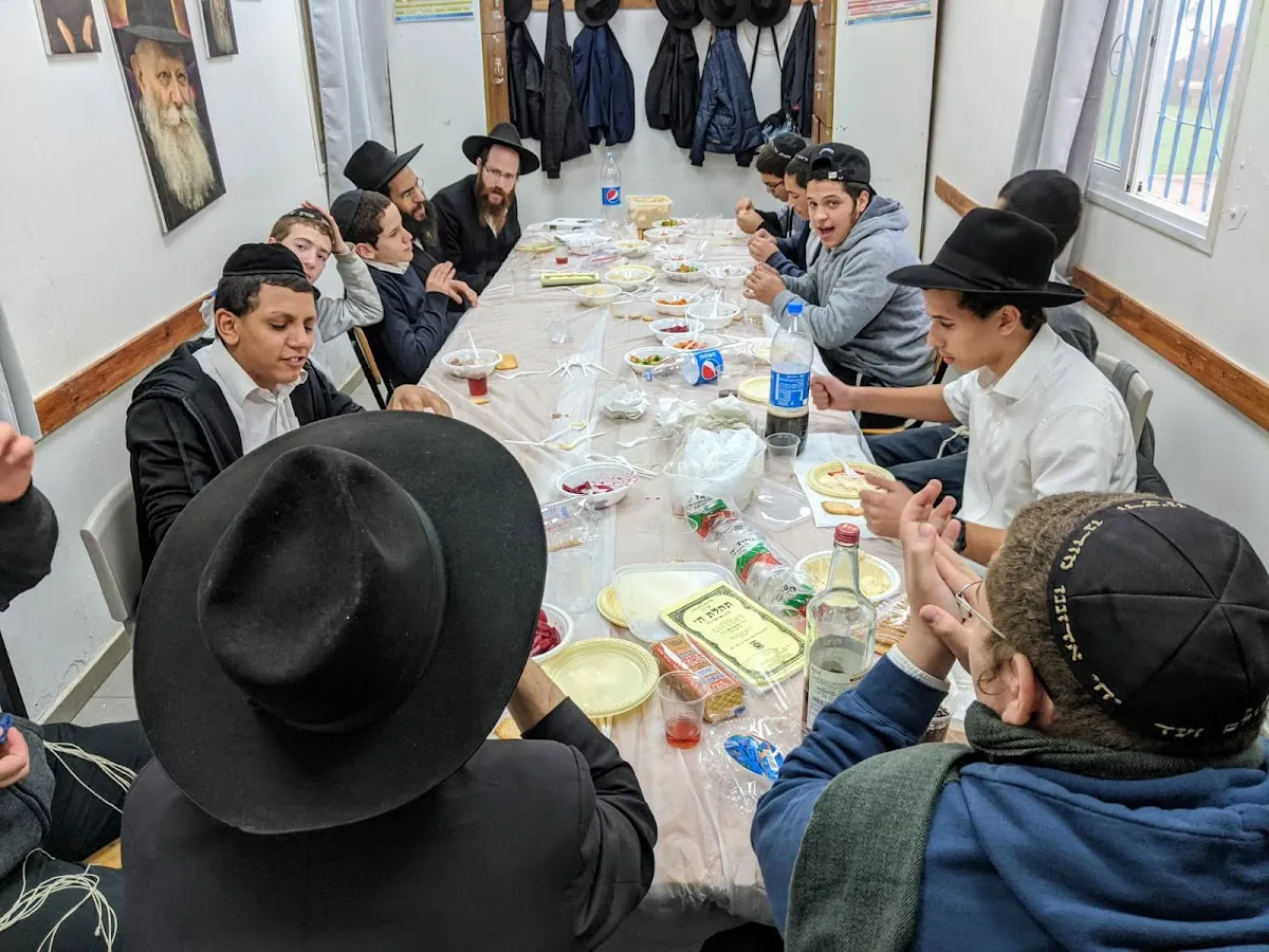 Chabad Yeshiva - "Educate your child" — foto 9