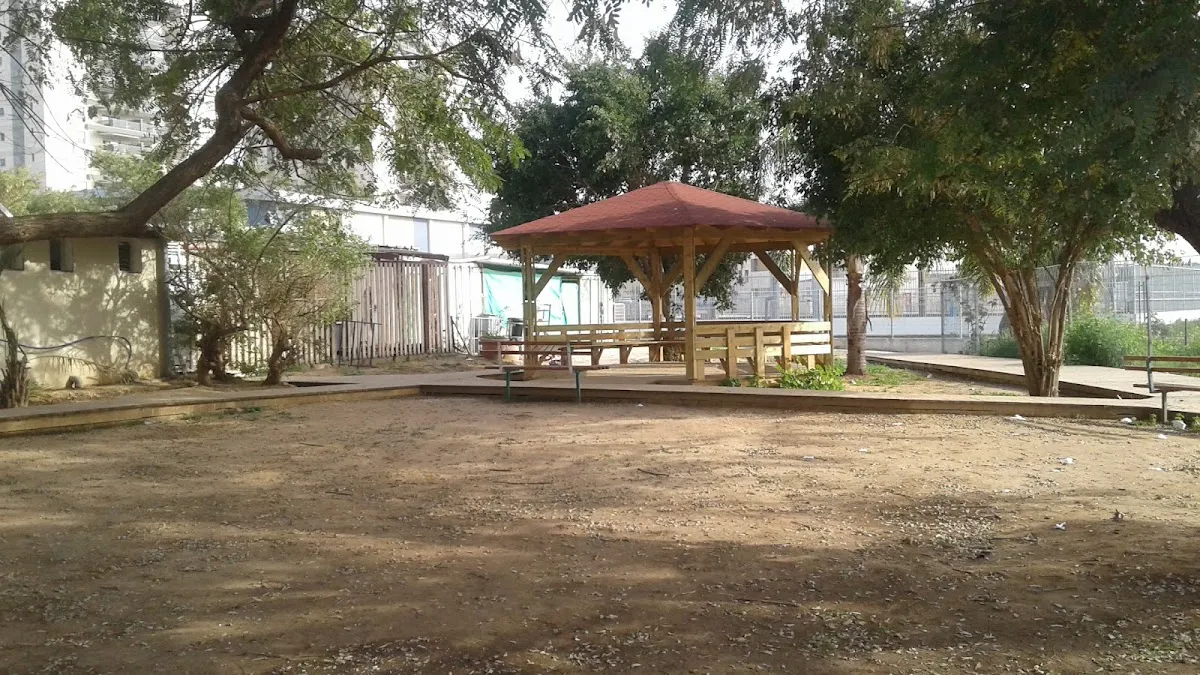 Chabad Yeshiva - Petah Tikva