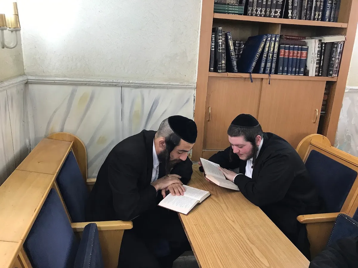 Chaburat Geldzeiler Synagogue — foto 6