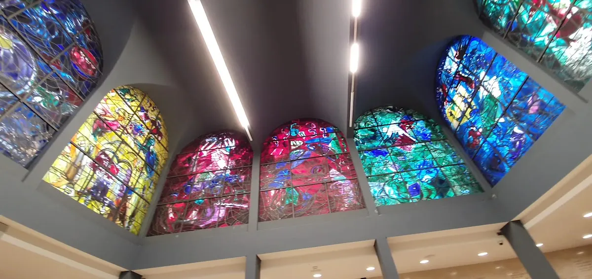 Chagall Windows (Hadassah Ein Kerem Synagogue) — foto 3