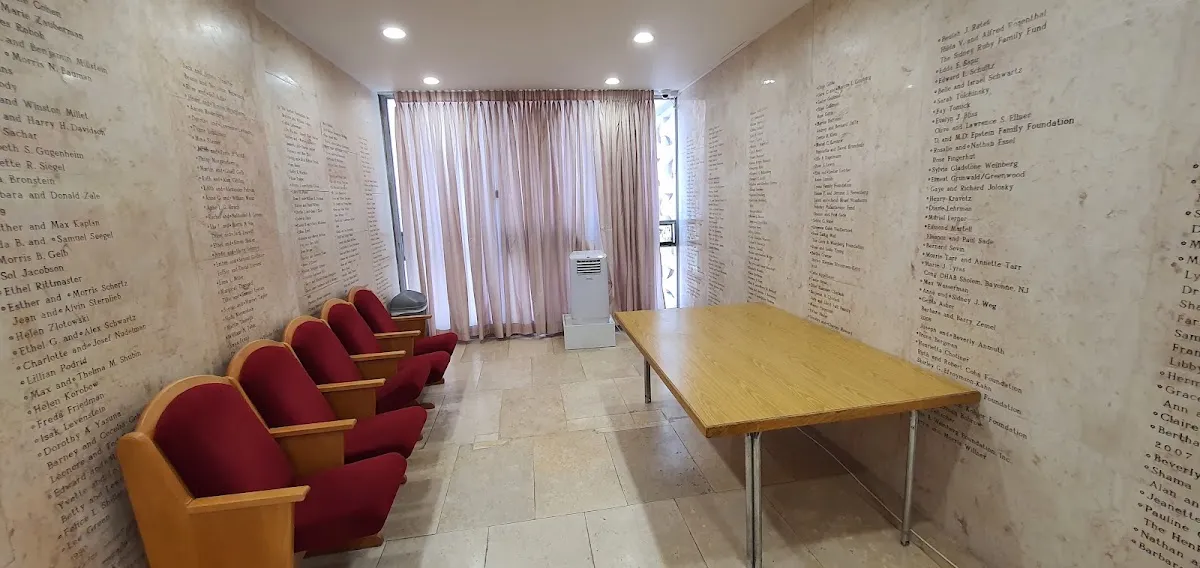 Chagall Windows (Hadassah Ein Kerem Synagogue) — foto 5