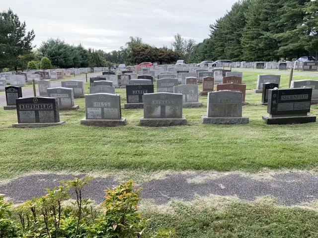 Chevra Ahavas Chesed Cemetery (Randallstown) — foto 2