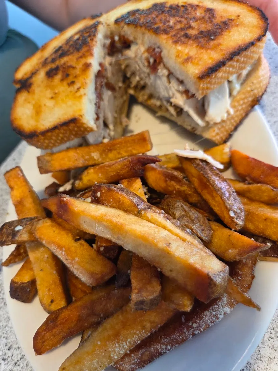 Chutzpah Deli — foto 8