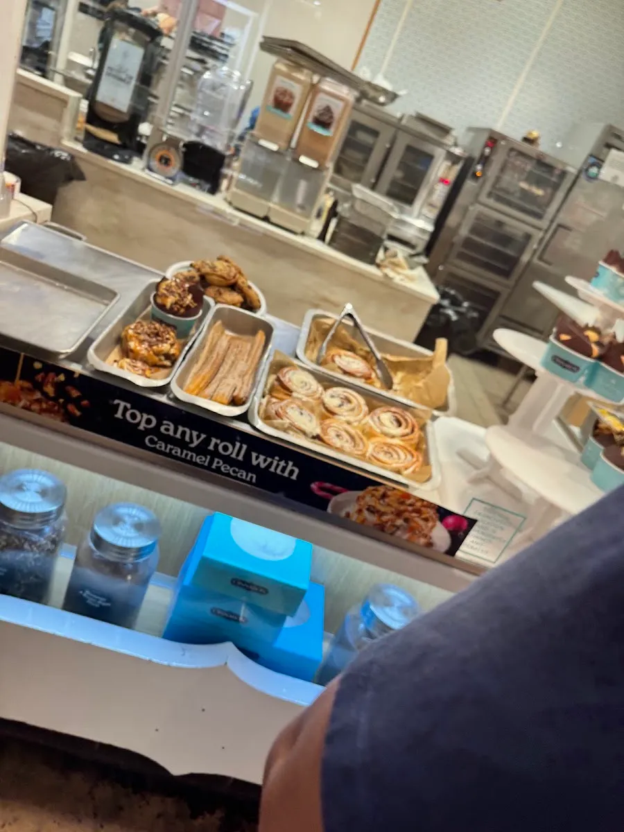 Cinnabon (11401 NW 12th St) — foto 8