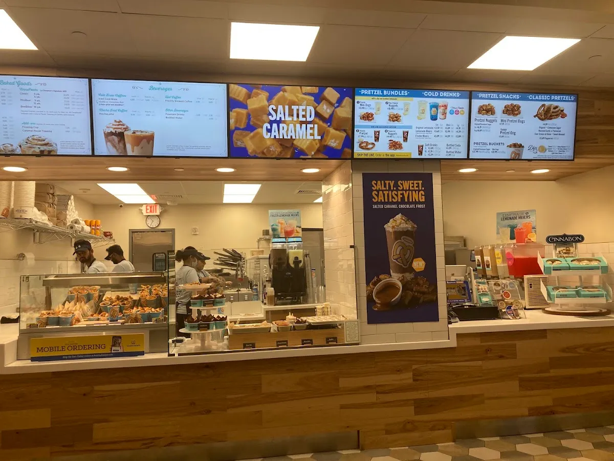 Cinnabon (885 SW 109th Ave)