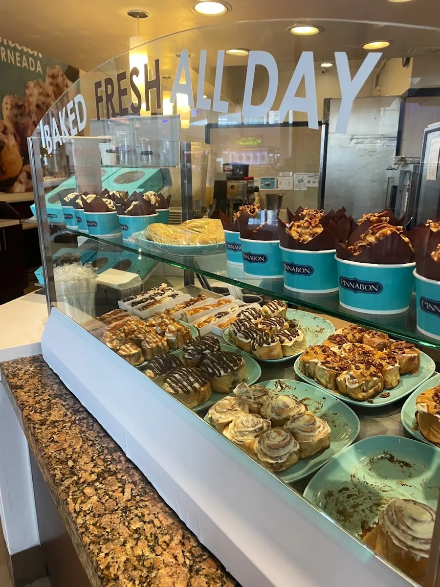 Cinnabon Multiplaza — photo 4