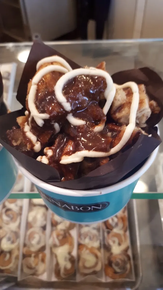 Cinnabon Multiplaza — photo 7
