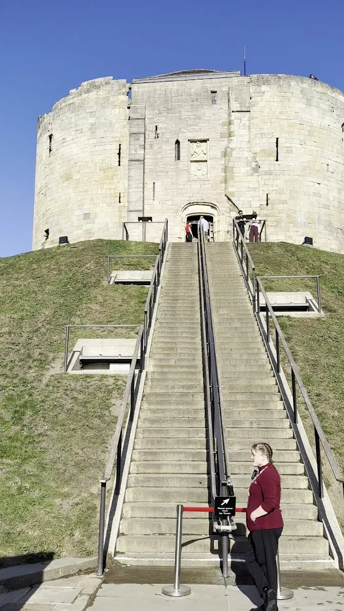 Clifford's Tower Memorial to the Jews of York (1190) — photo 3