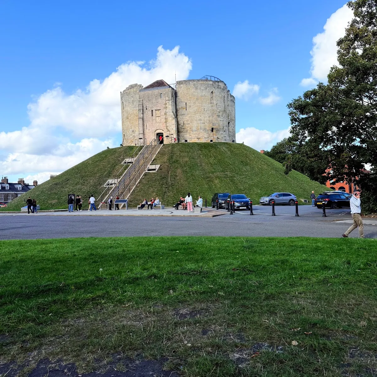 Clifford's Tower Memorial to the Jews of York (1190) — photo 6