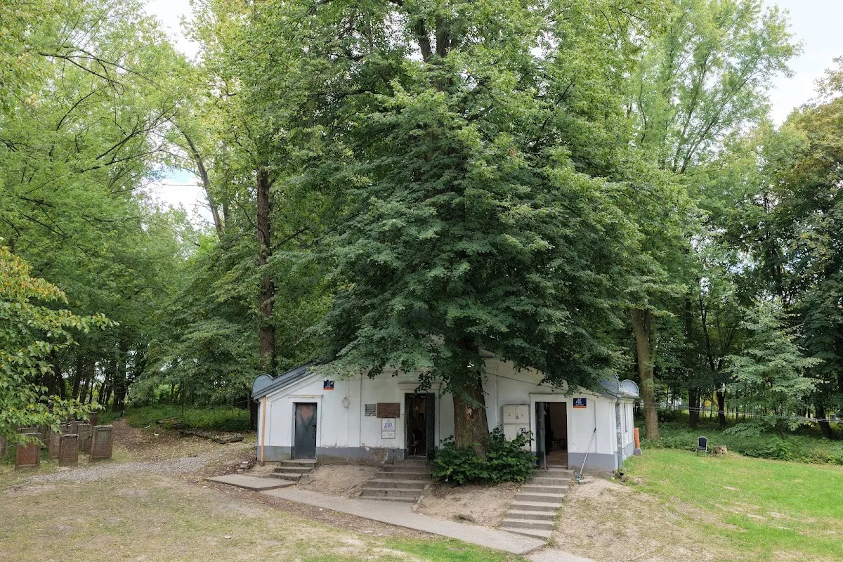 Cmentarz żydowski w Leżajsku (ohel cadyka Elimelecha) — foto 9
