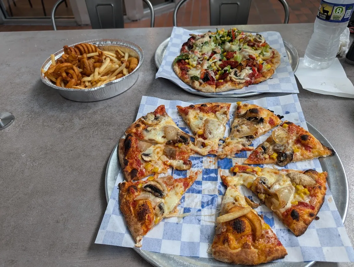 Cocoaccino's Pizza — photo 6