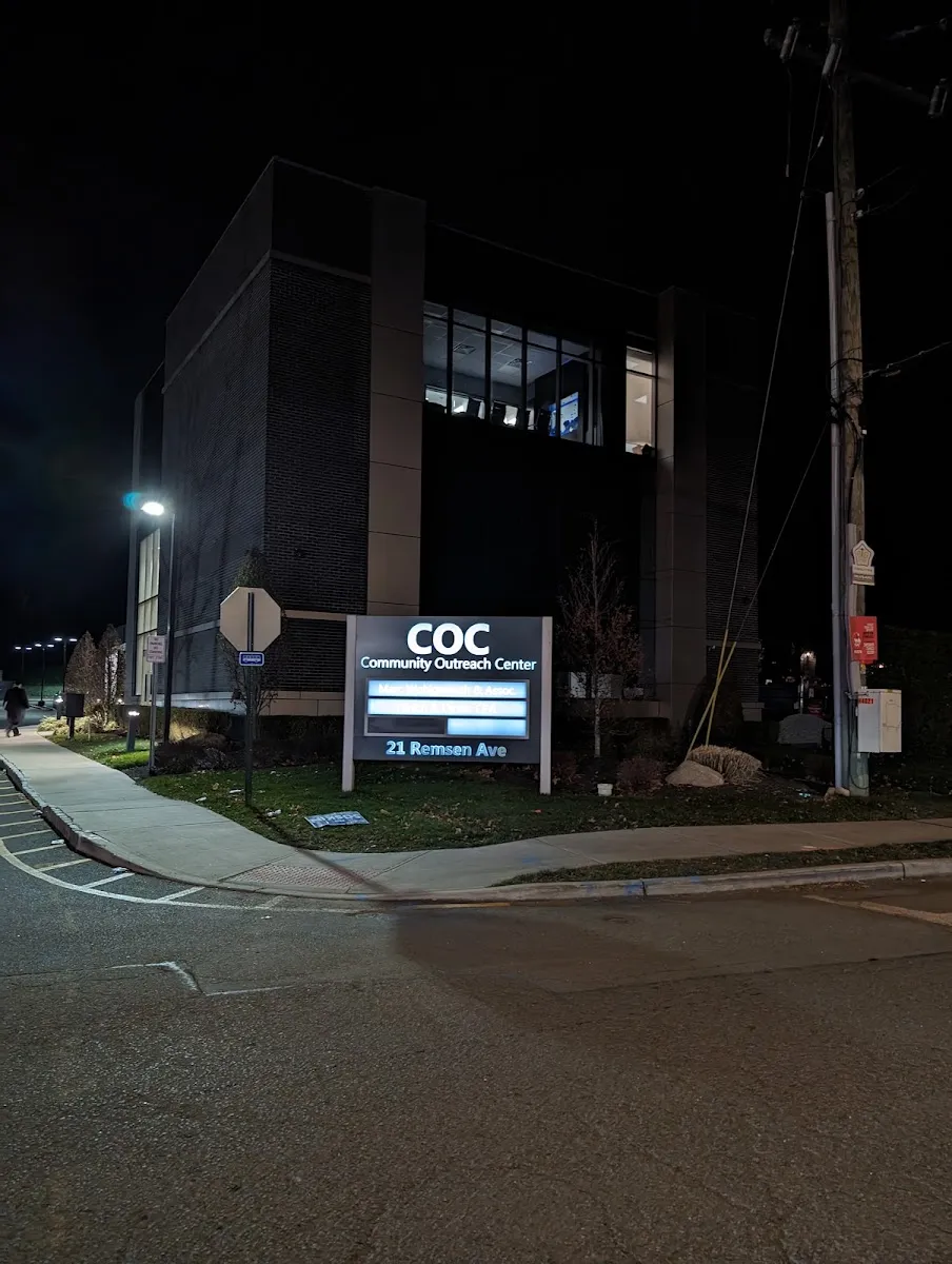 Community Outreach Center — foto 7