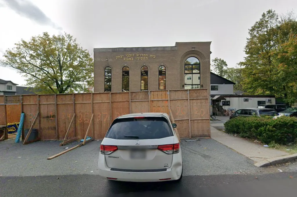 Cong. Kochvei Yitzchok Bobov Monsey
