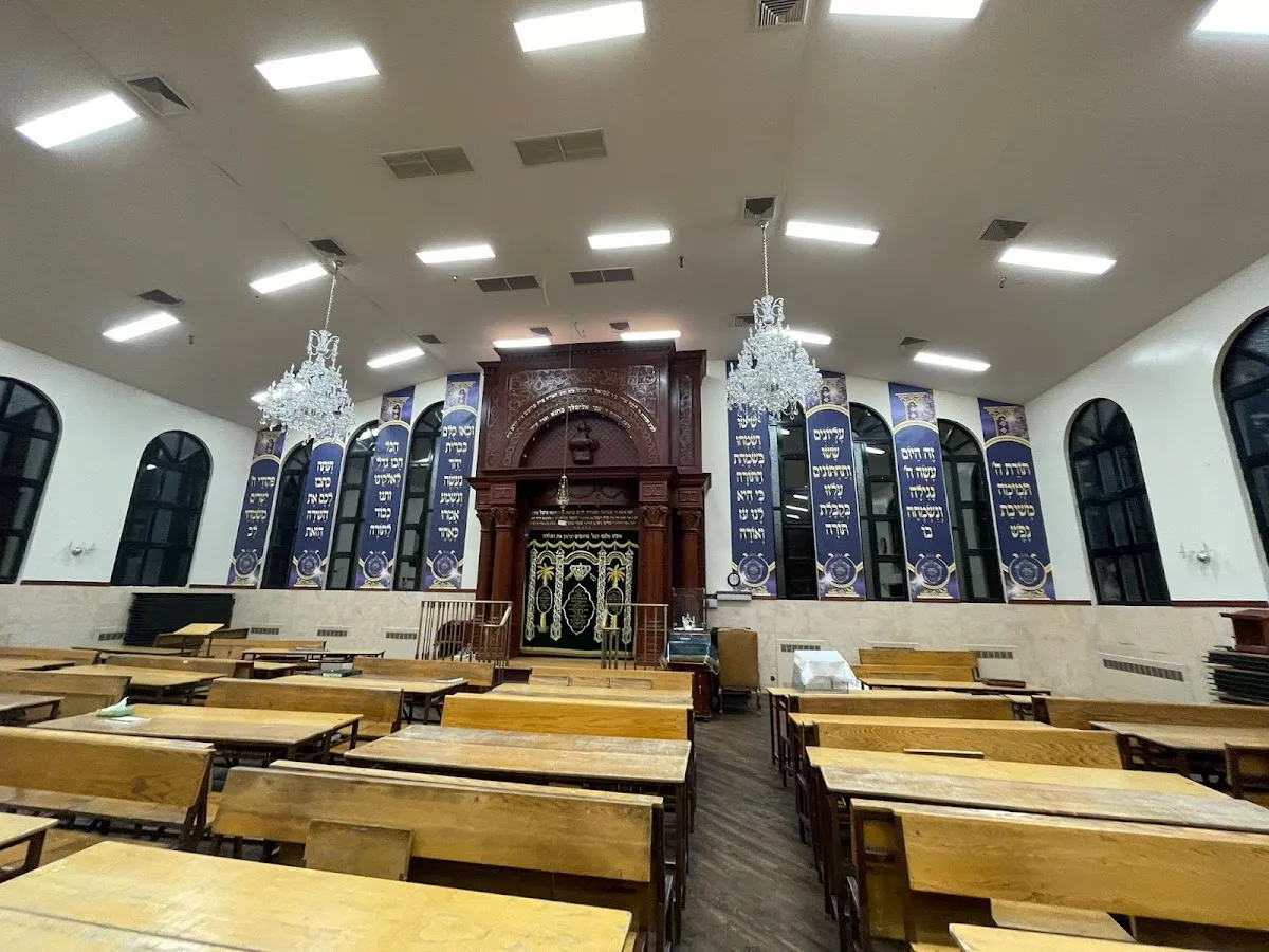 Cong. Yetev Lev Satmar Shul — photo 5