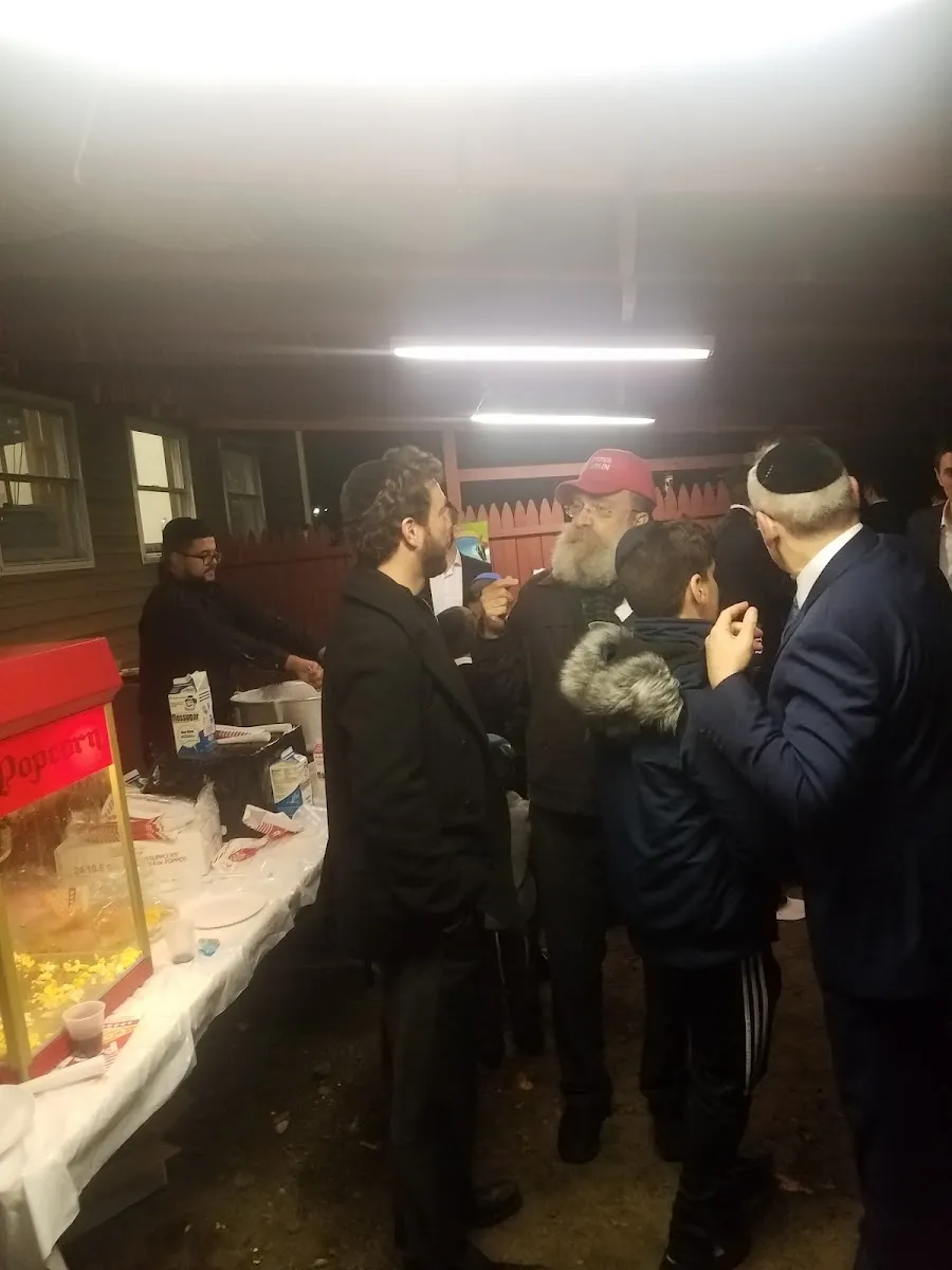 Congregation Ahavas Yitzchok — foto 8