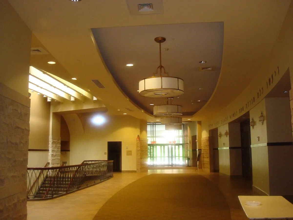 Congregation Ahavath Torah — foto 2