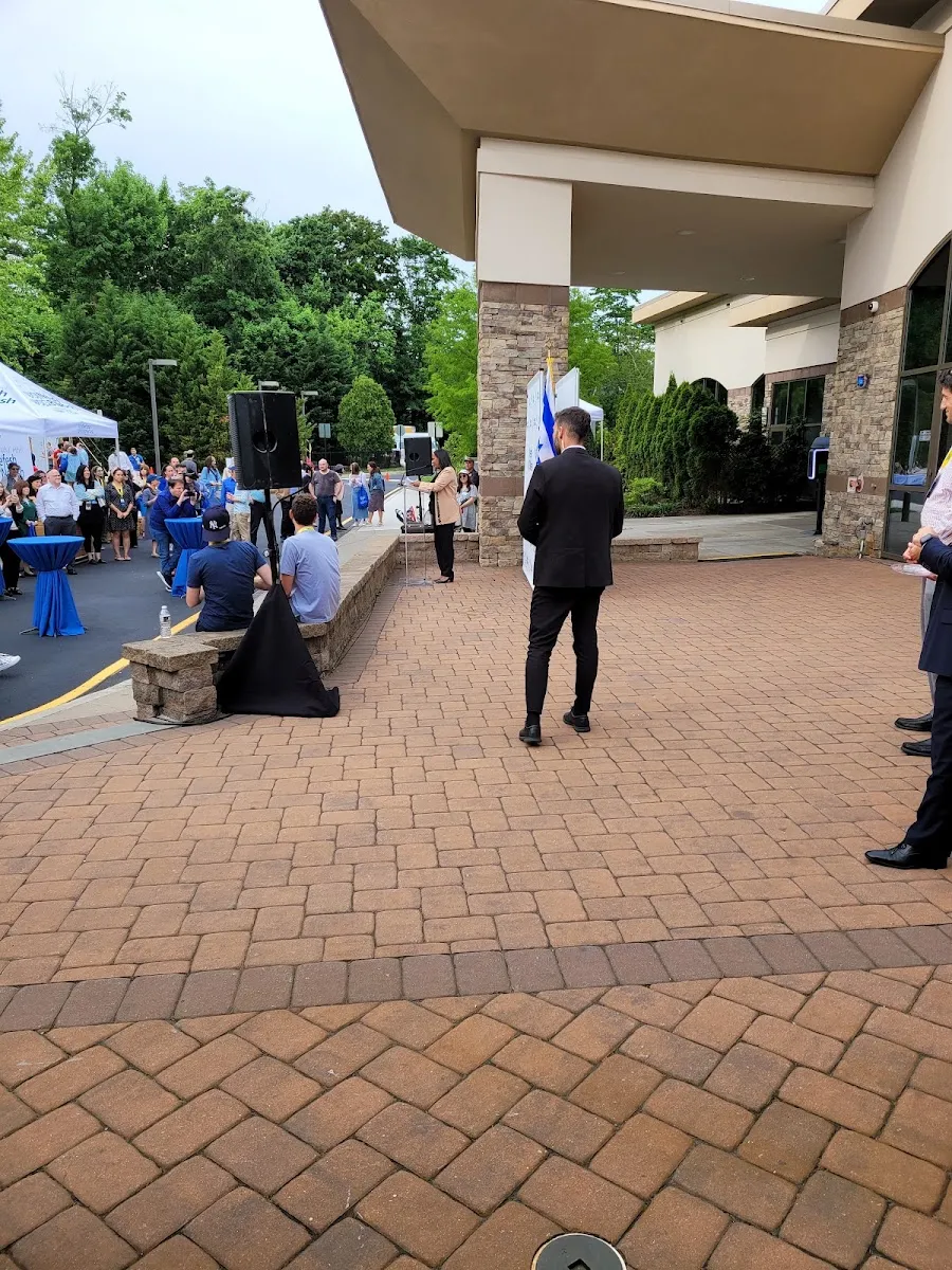 Congregation Ahavath Torah — foto 3