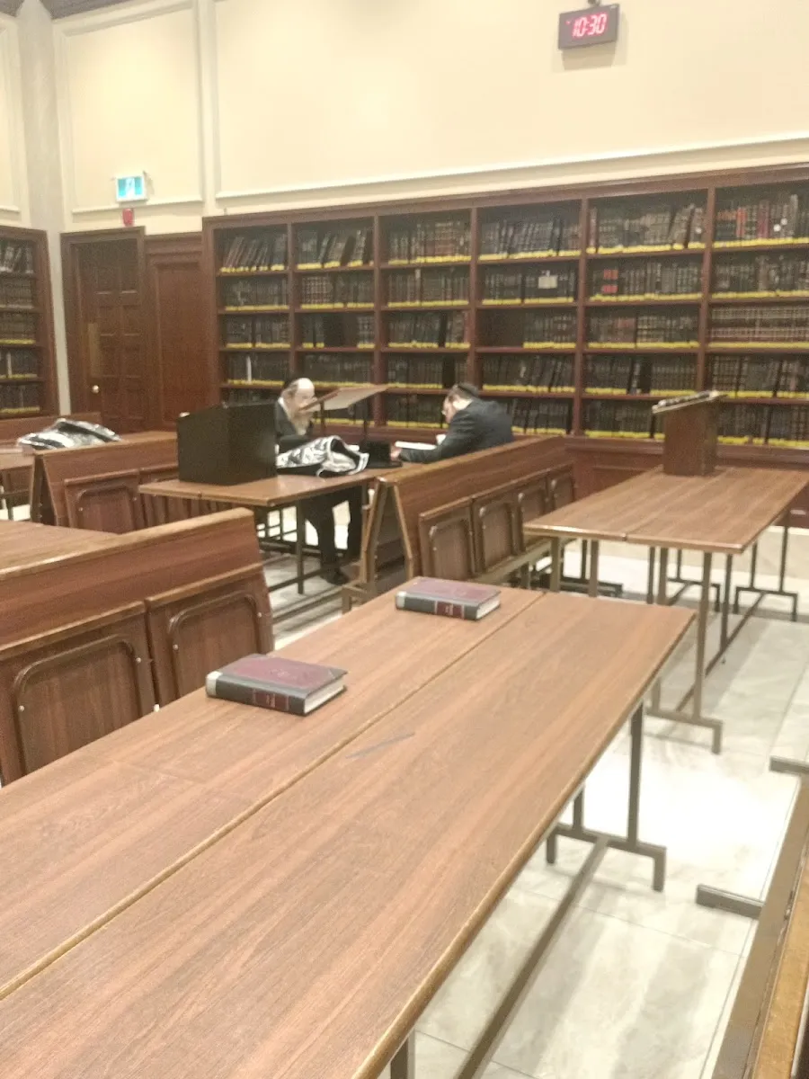 Congregation Toldos Yakov Yosef Of Skver — photo 2