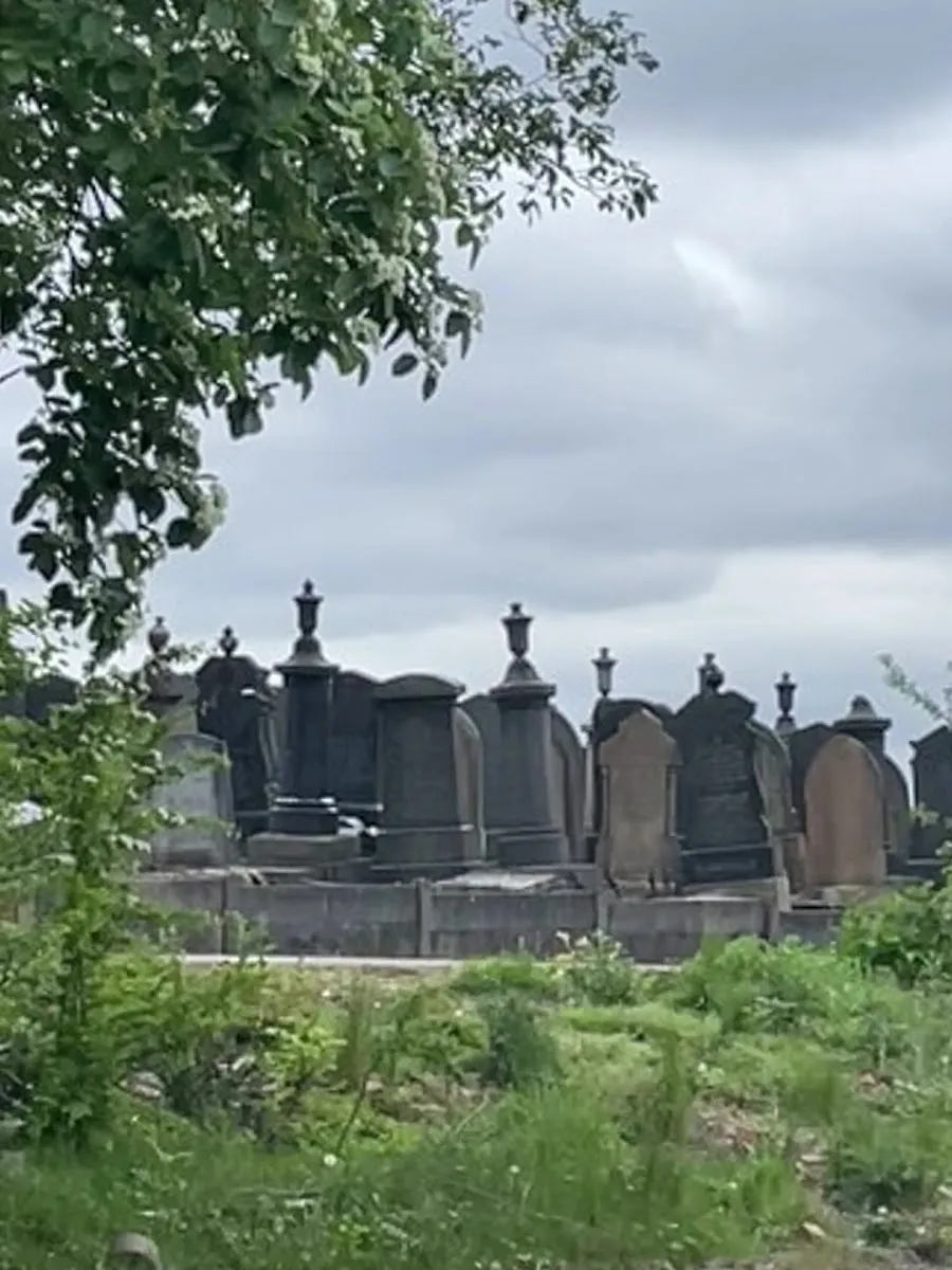 Crumpsall Jewish Cemetery — photo 5