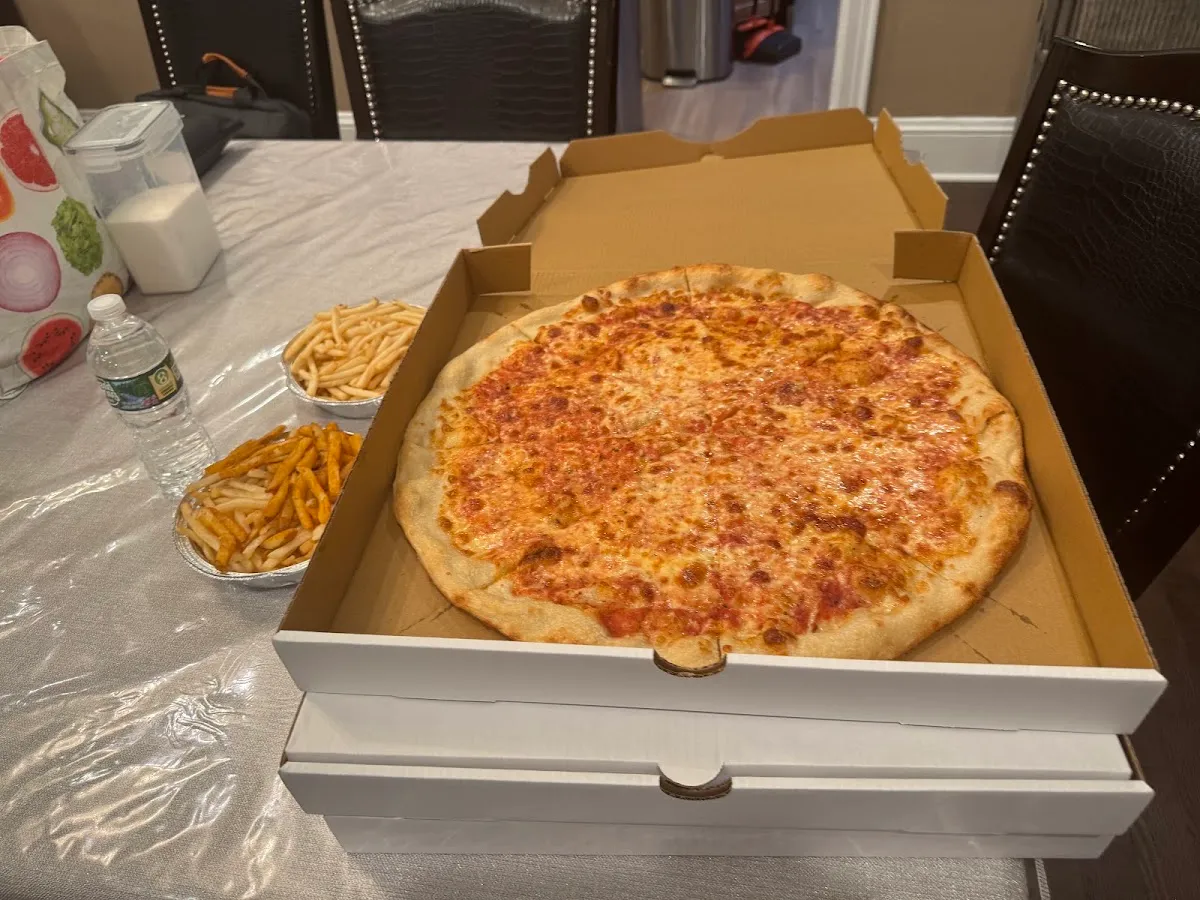 David's Famous Pizza — photo 7
