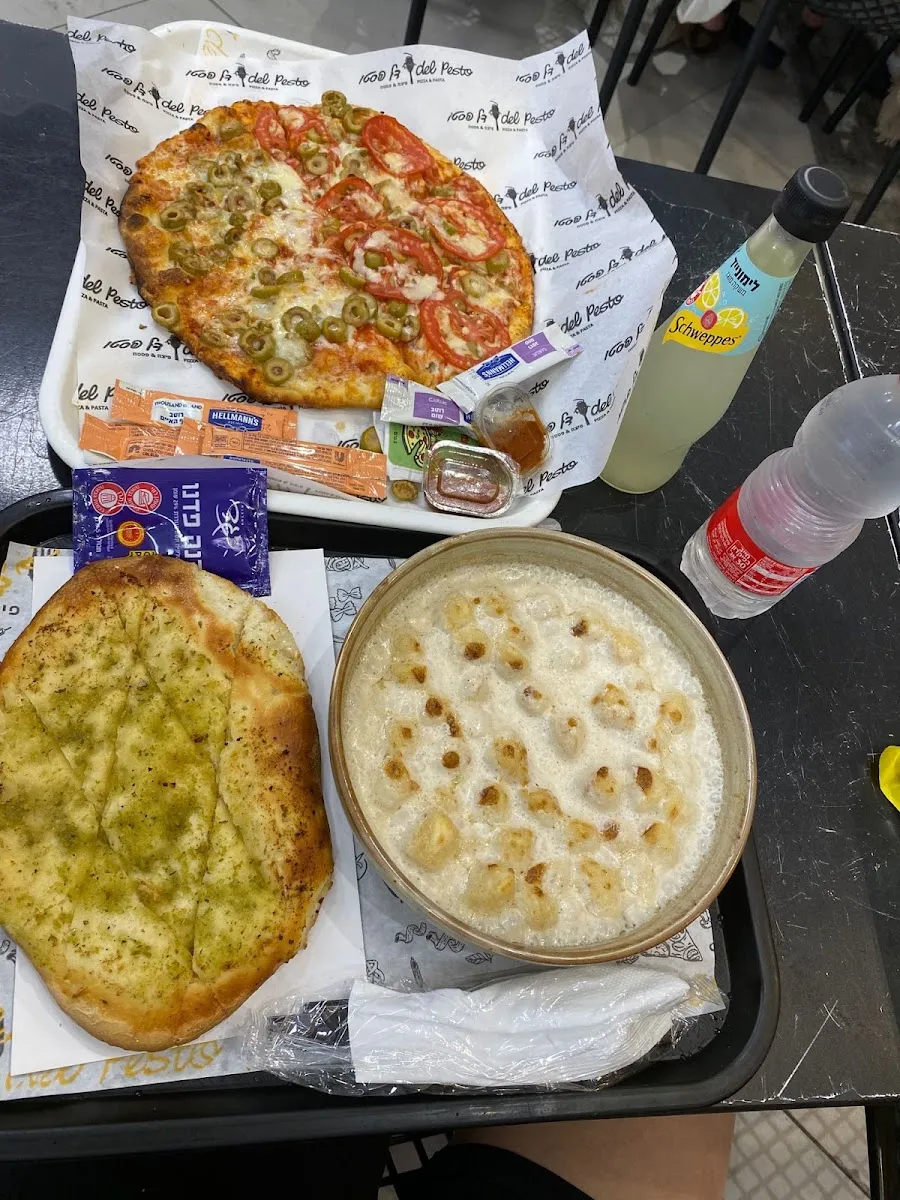 Del Pesto Pizza — photo 2
