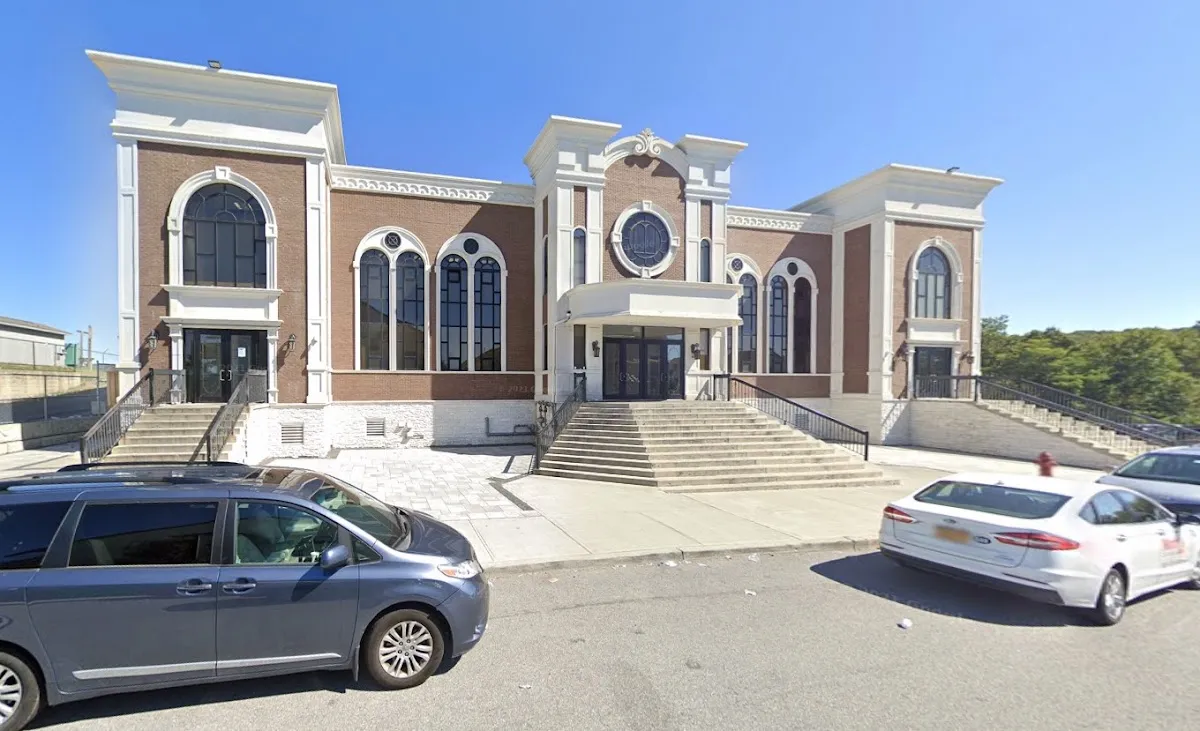 Dinev Shul