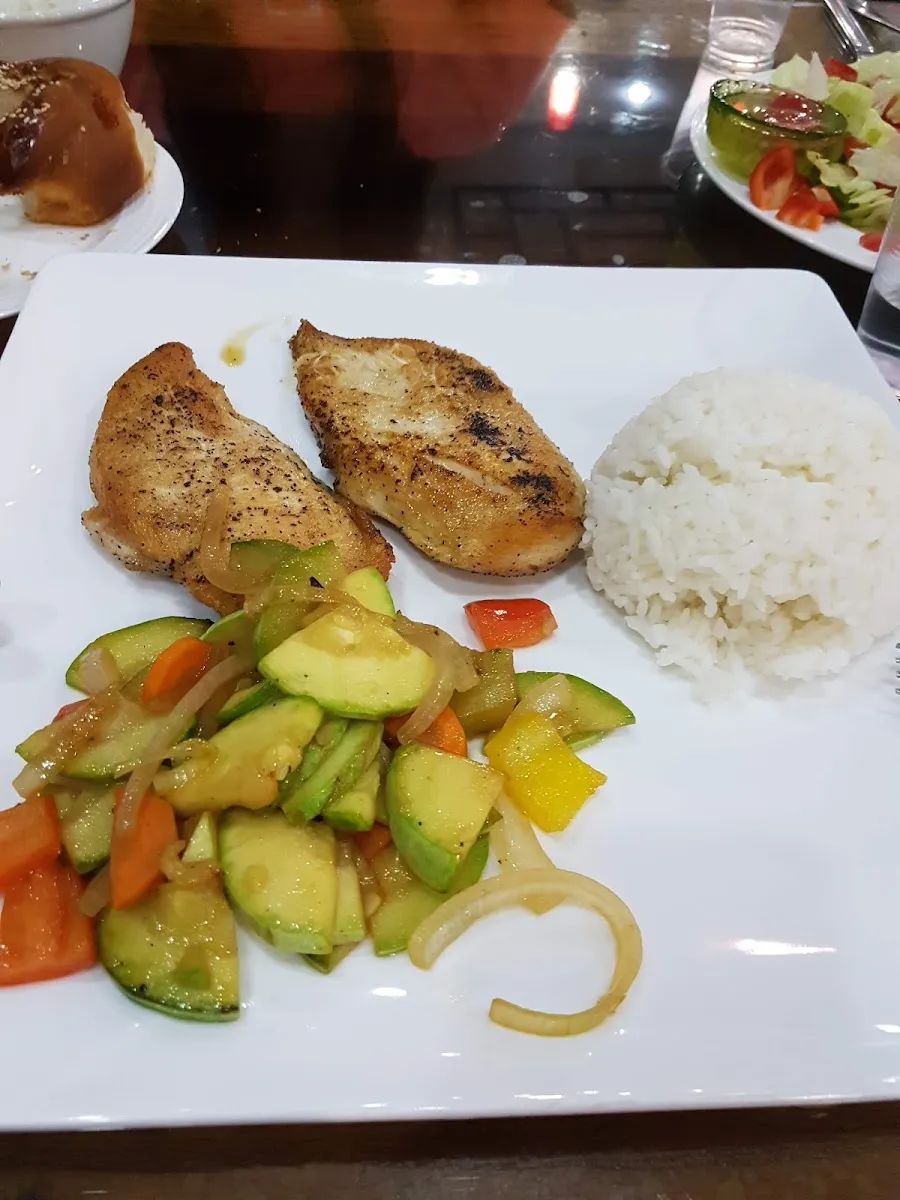 Dini's Kosher Restaurant — foto 5