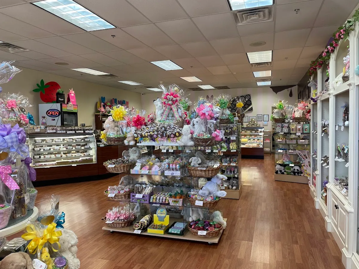 Dinstuhl's Fine Candies (Poplar Ave #3) — foto 3