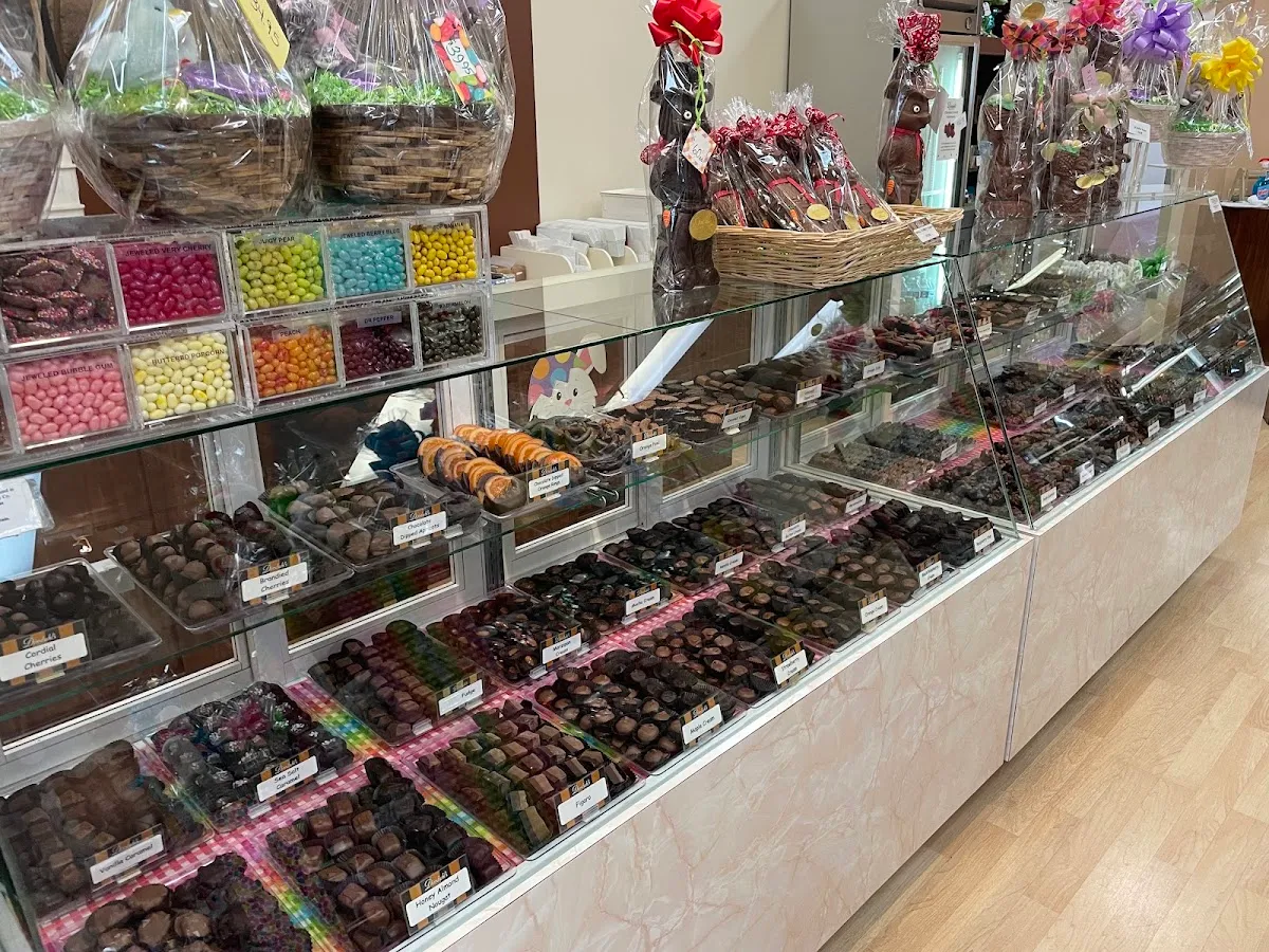 Dinstuhl's Fine Candies (Poplar Ave #3) — foto 5