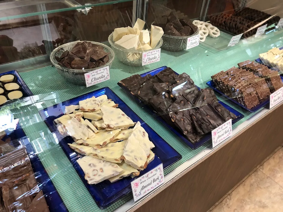 Dinstuhl's Fine Candies (Poplar Ave #3) — foto 6