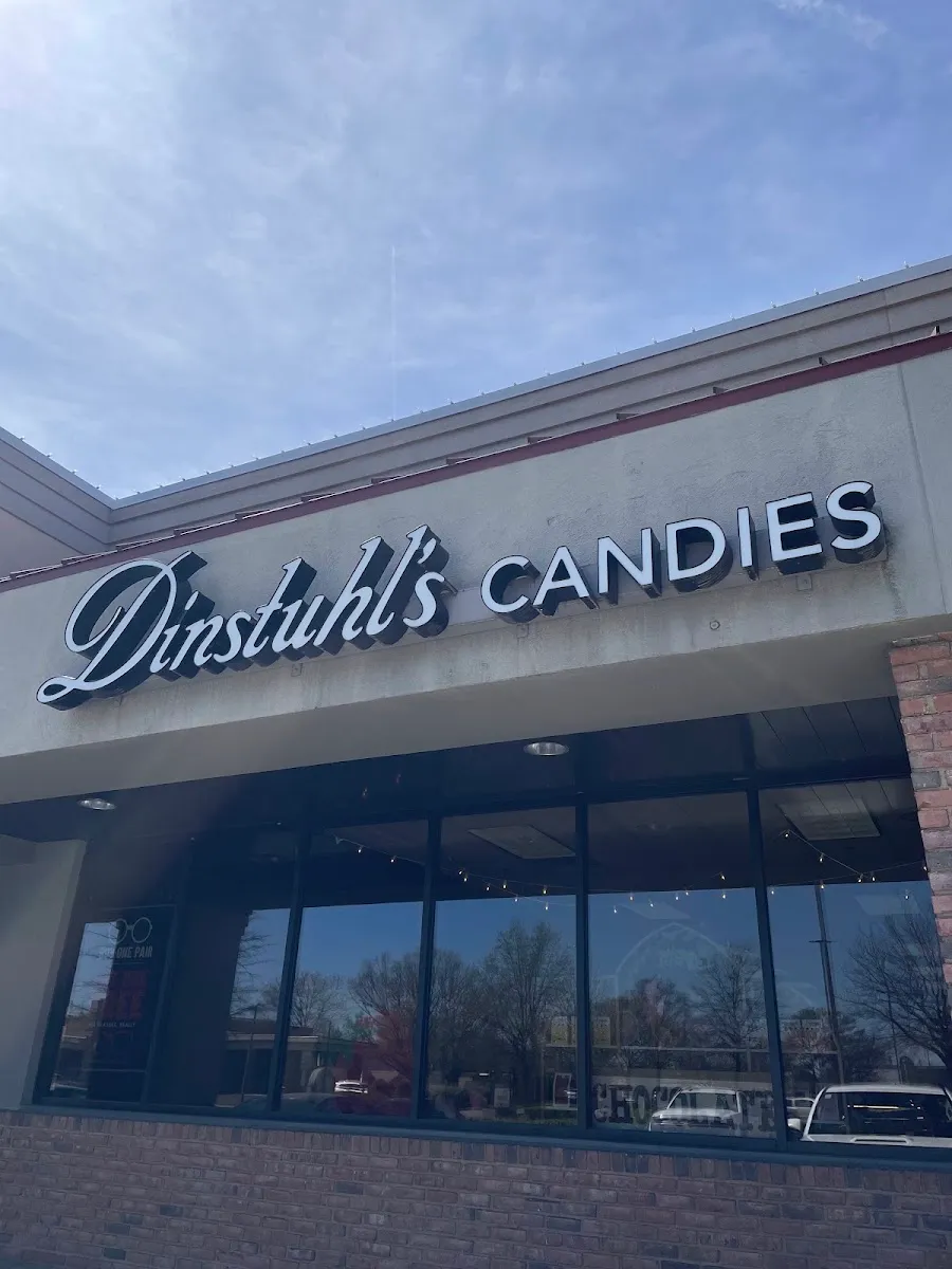 Dinstuhl's Fine Candies (Poplar Ave #3) — foto 7