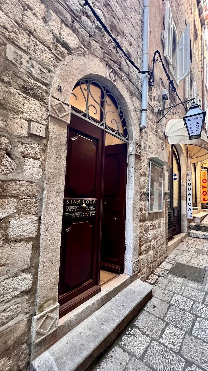 Dubrovnik Synagogue — photo 8