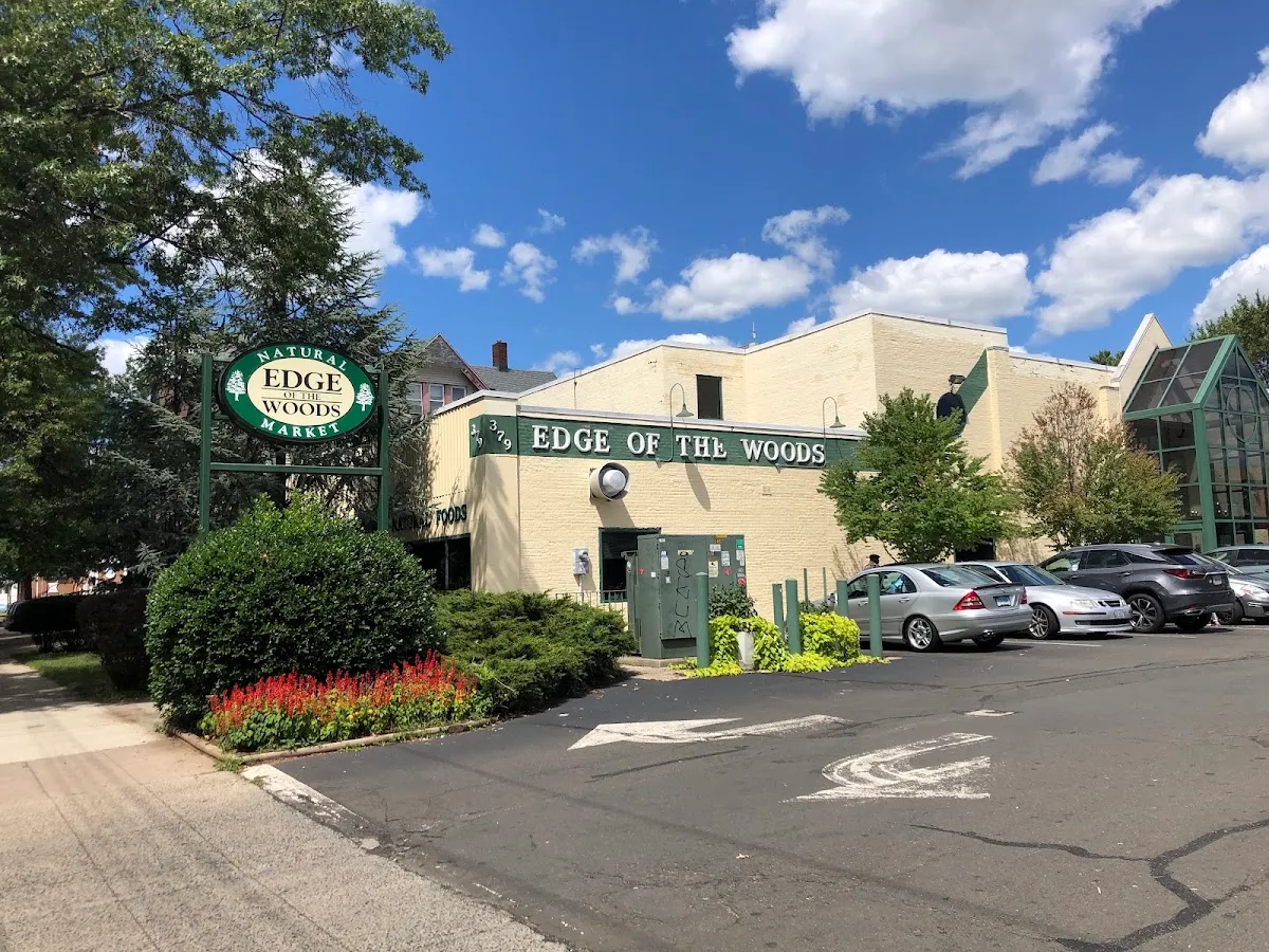 Edge of the Woods Market — foto 9