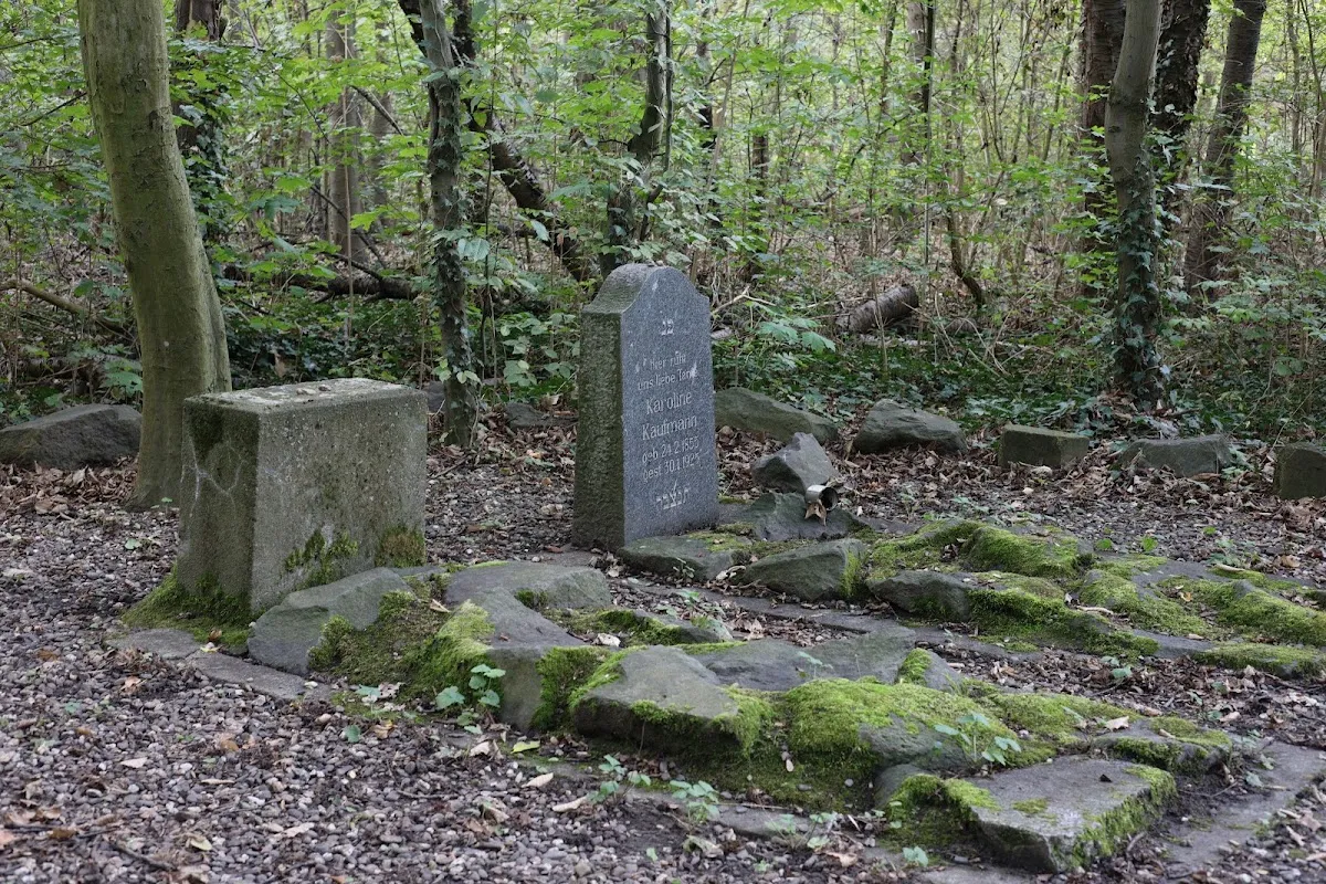 Ehemaliger Jüdischer Friedhof Porz — foto 6