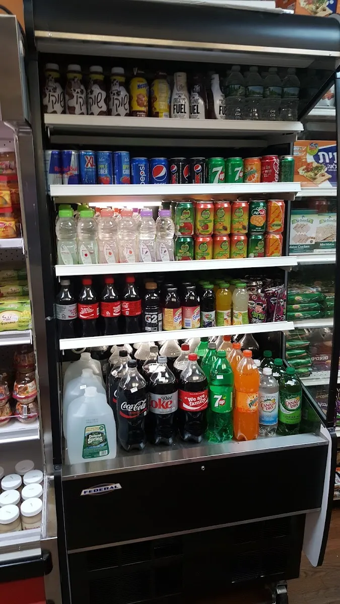 Emanu-El Delicatessen — foto 9