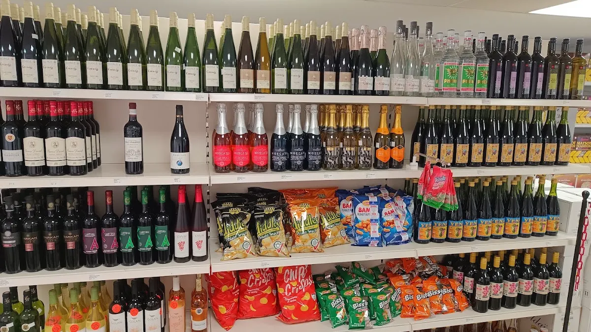 Épicerie 'Complètement Casher' - Kosher grocery — foto 2