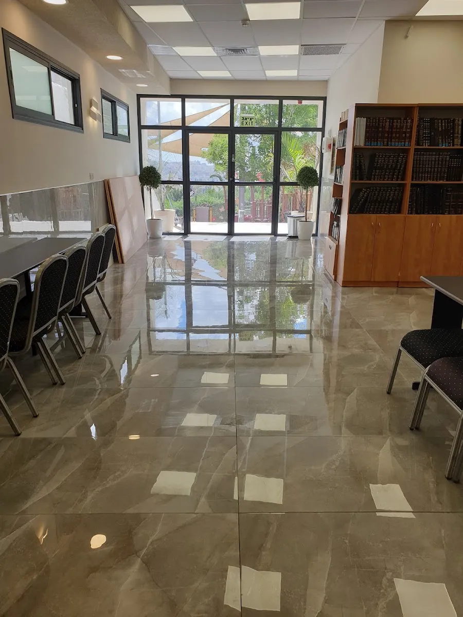Esh Kalman Beit Midrash — foto 8