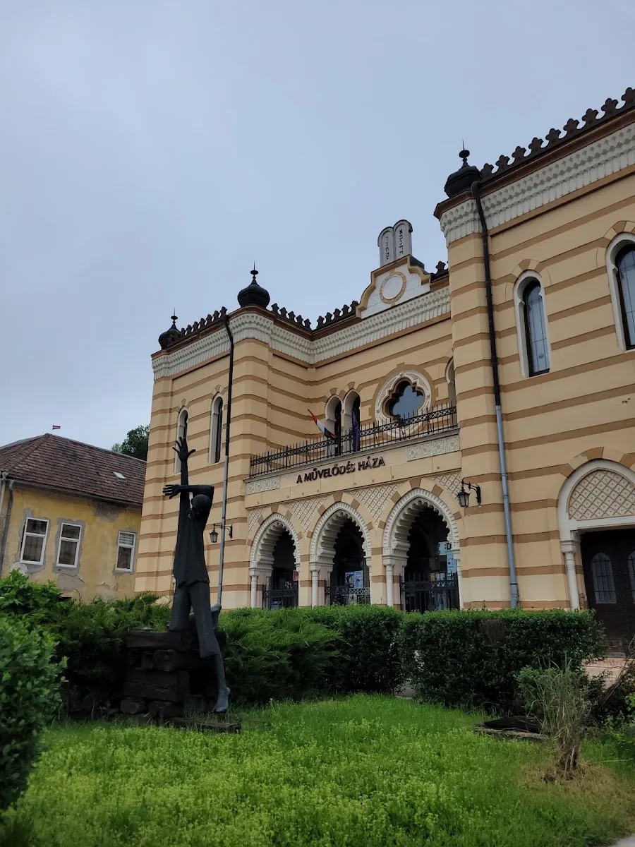 Esztergom Synagogue — photo 5