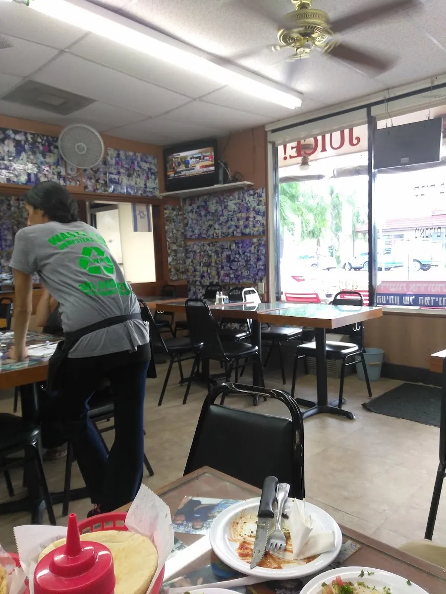 Etzel Itzik Deli — foto 6