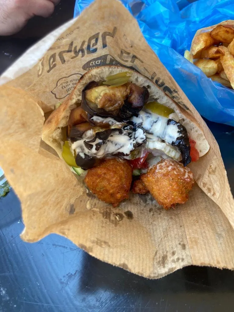 Falafel Bar Shalom (Yigal Alon) — photo 2