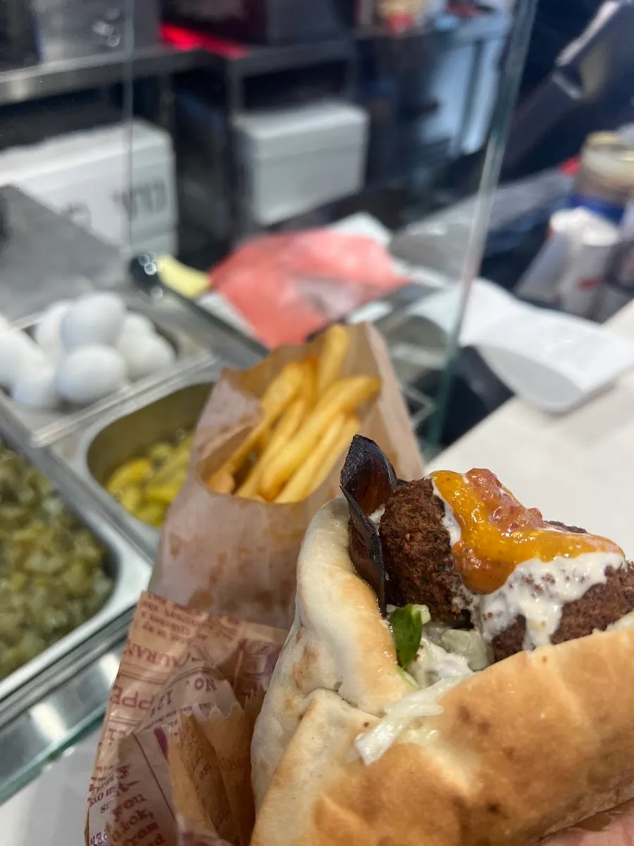 Falafel HaAchim — photo 2