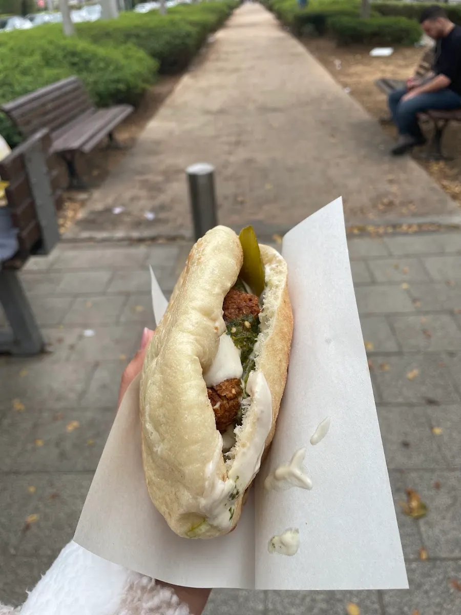 Falafel Shlomo uVanav — photo 2