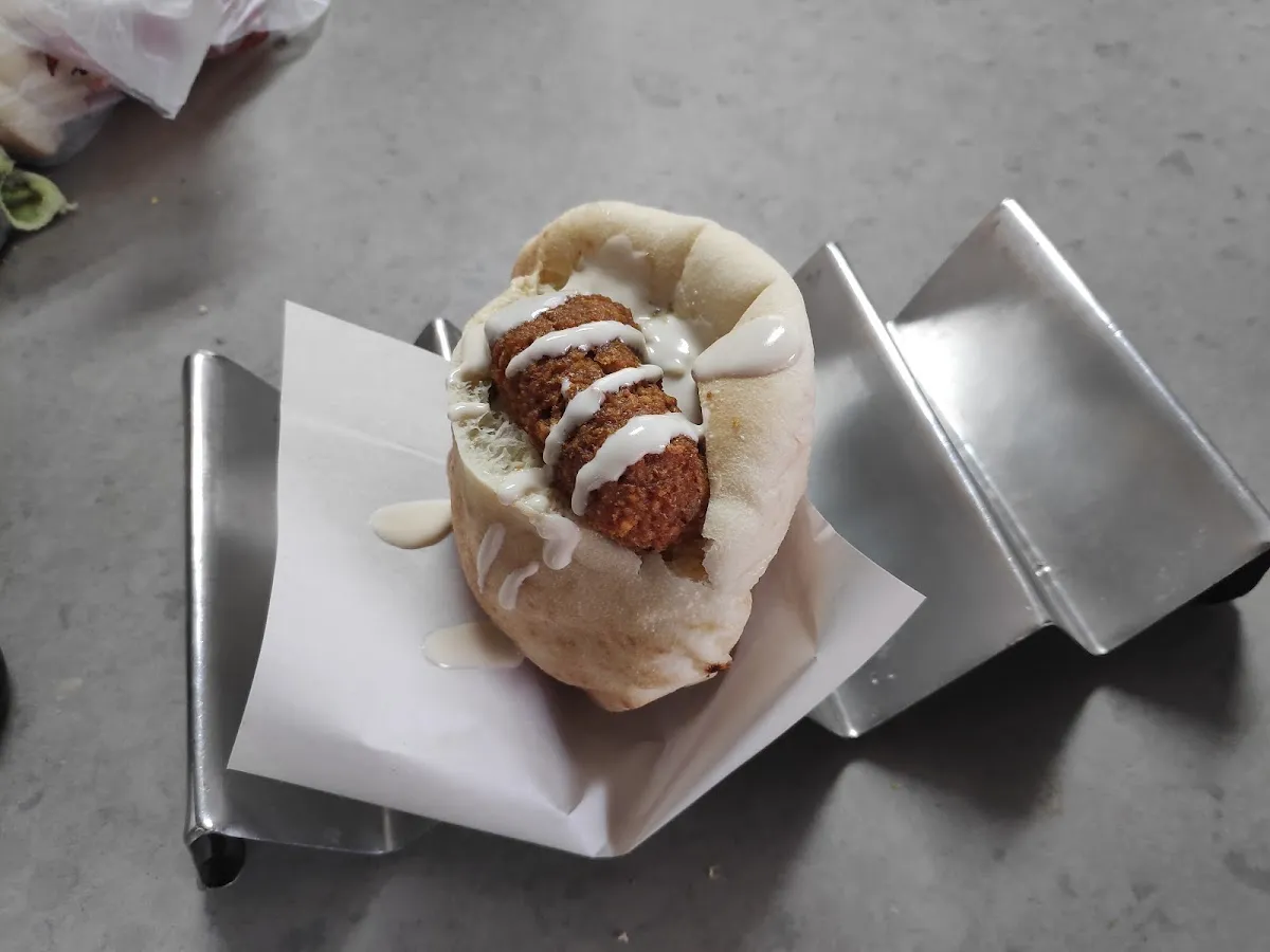 Falafel Shlomo uVanav — photo 3