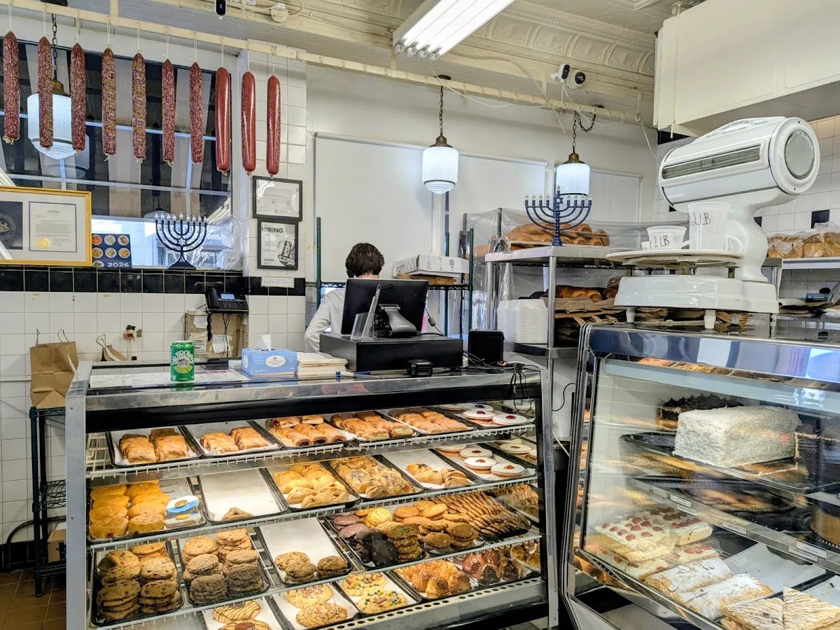 Famous 4th Street Delicatessen — foto 8