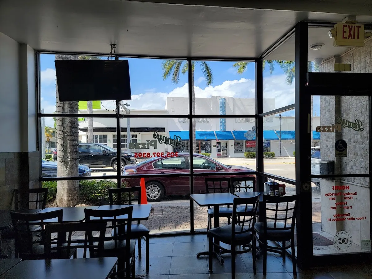 Fialkoffs Kosher Pizza (Miami Beach) — foto 8