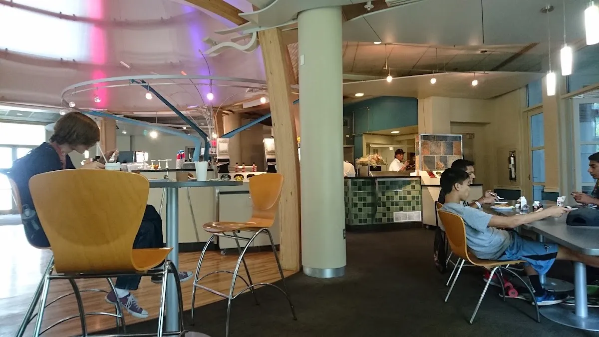 Fire & Stone — comedor kosher de Resnik House (CMU) — foto 4