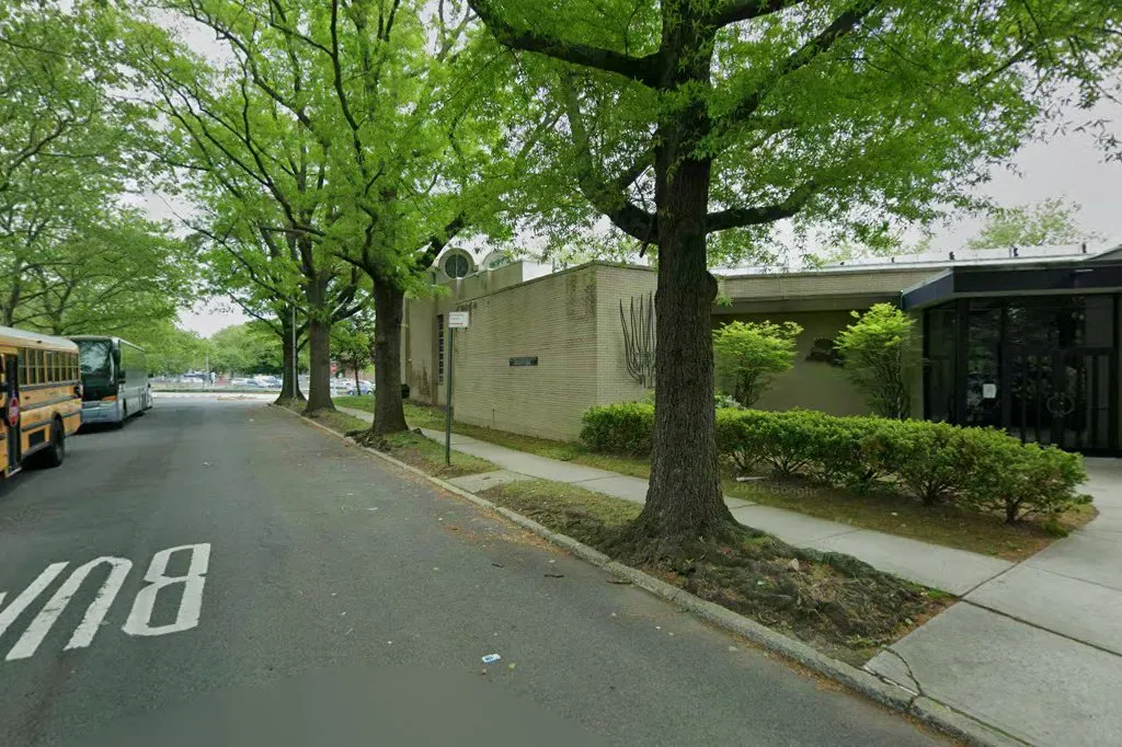 Flushing-Fresh Meadows Jewish Center — photo 3