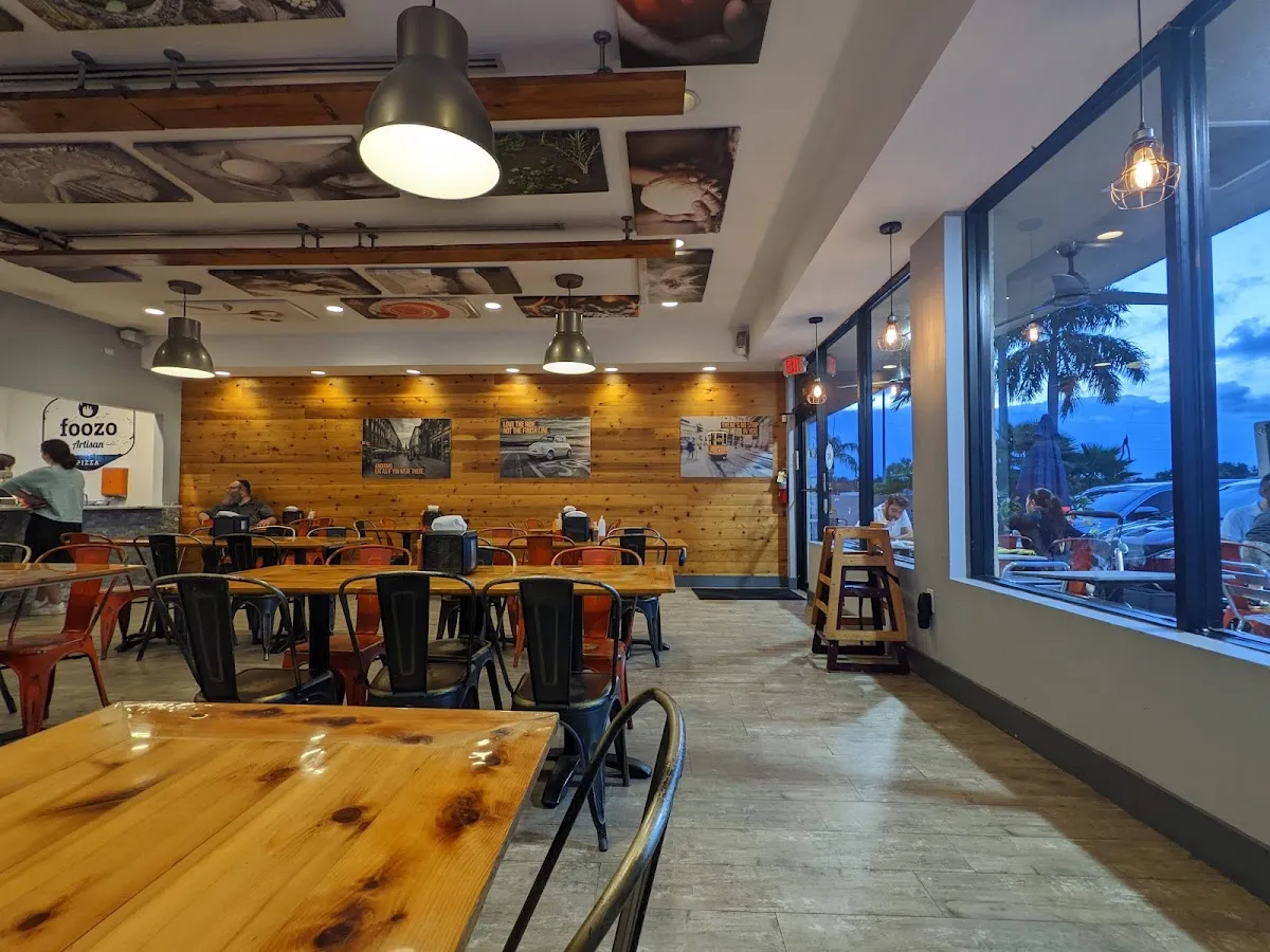 Foozo Artisan Pizza (2520 NE 186th St) — foto 7