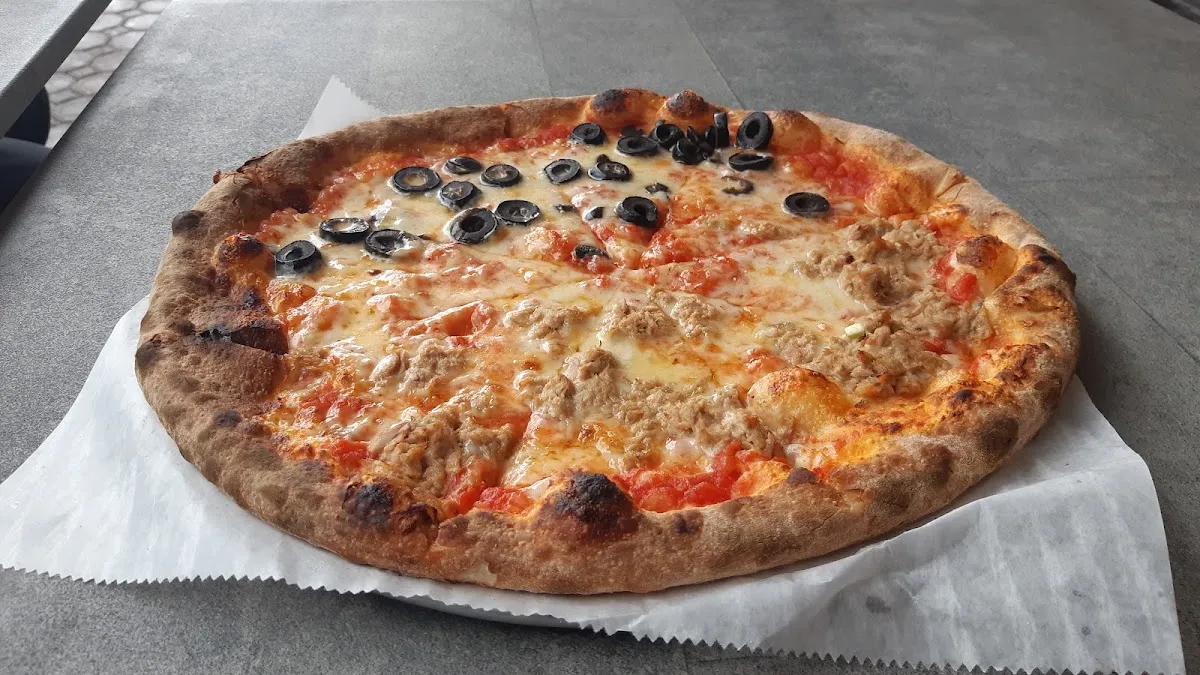 Foozo Artisan Pizza (2520 NE 186th St) — foto 8